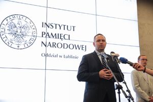Konferencja prasowa prezesa IPN dr. Karola Nawrockiego, podczas której ogłoszono zidentyfikowanie Henryka Wieliczki „Lufy” – 24 września 2021. Fot. Mikołaj Bujak (IPN)