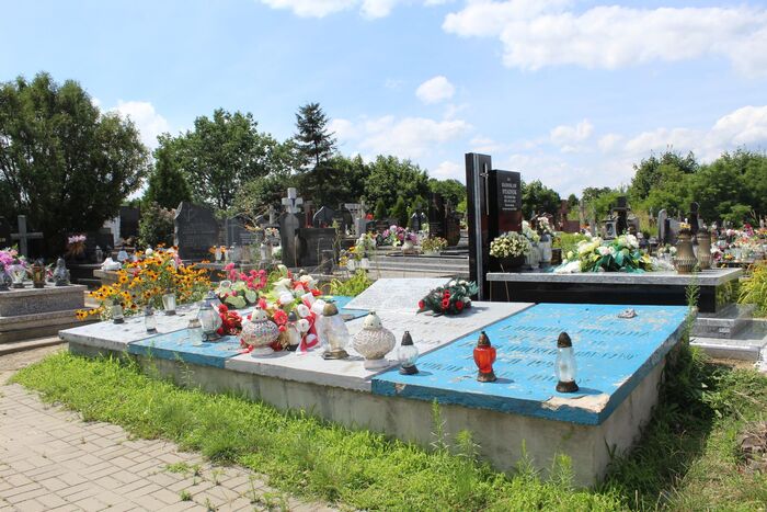 Wykonanie upamiętnienia na mogile zbiorowej żołnierzy Armii Krajowej - Chodel, 18 lipca 2024 r. / fot. Sylwia Kostyra (IPN Lublin)