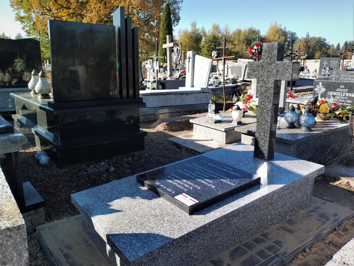 Nowe upamiętnienie na grobie weterana Wojska Polskiego (fot. IPN Lublin)