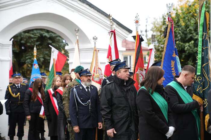Uroczystości pogrzebowe dwóch nieznanych z nazwiska funkcjonariuszy Polskiej Policji Państwowej - Kryłów, 20 października 2026, fot. Dominik Borek (IPN Lublin)