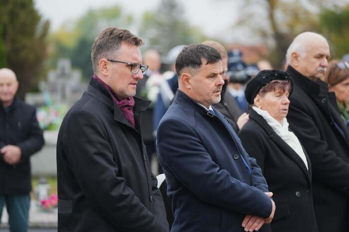 Uroczystości pogrzebowe dwóch nieznanych z nazwiska funkcjonariuszy Polskiej Policji Państwowej - Kryłów, 20 października 2026, fot. Dominik Borek (IPN Lublin)
