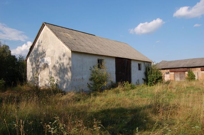 Pulemiec, dawny kościół rzymskokatolicki zamieniony na magazyn