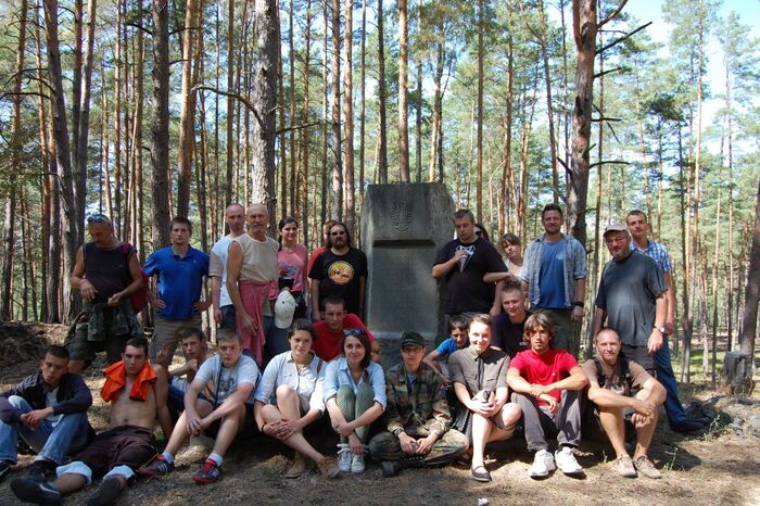 Uczestnicy obozu na Reducie Piłsudskiego w Kostiuchnówce