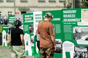 Uczestnicy otwarcia wystawy „TU rodziła się »Solidarność« rolników”. Fot. Dawid Florczak/IPN Lublin