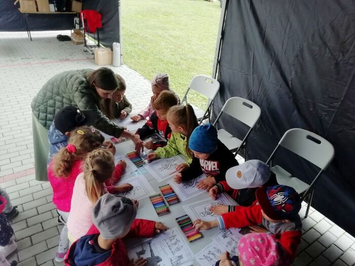 Dzieci i młodzież, która uczestniczyła w bloku edukacyjnym. Fot. Katarzyna Warmińska-Mazurek