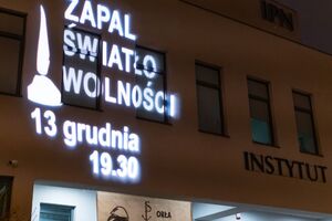 Grafika &quot;Zapal światło wolności&quot; na budynku IPN Lublin. Fot. Dawid Florczak/IPN Lublin