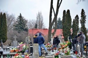 Poszukiwania na cmentarzu przy ul. Unickiej w Lublinie w dniach 3-4 marca 2022. Fot. IPN