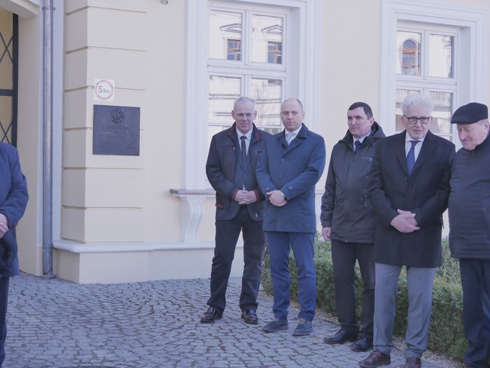 dr Robert Derewenda dyrektor Oddziału IPN w Lublinie, dr Edward Gigilewicz (OBBH) i dr hab. Tomasz Nowicki (KUL), podczas Narodowego Dnia Pamięci Polaków ratujących Żydów pod okupacją niemiecką – Lublin, 24 marca 2022. Fot. A. Sadownik/IPN Lublin