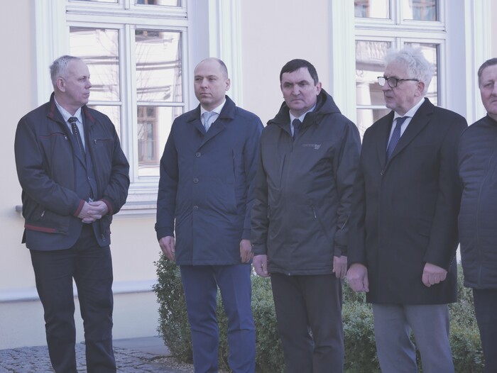 dr hab. Tomasz Nowicki (KUL), dr Robert Derewenda dyrektor Oddziału IPN w Lublinie oraz dr Edward Gigilewicz (OBBH), podczas Narodowego Dnia Pamięci Polaków ratujących Żydów pod okupacją niemiecką – Lublin, 24 marca 2022. Fot. A. Sadownik/IPN Lublin