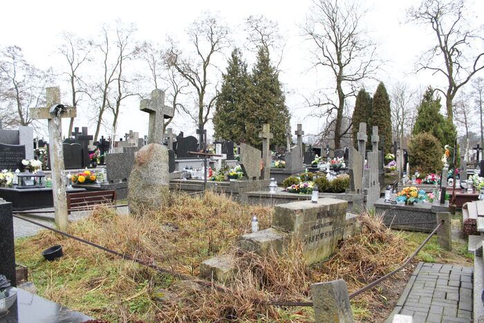 Nagrobek uczestnika powstania styczniowego przed remontem. Fot. S. Kostyra/IPN Lublin