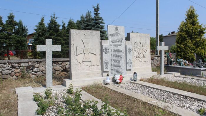 Wykonanie remontu mogiły zbiorowej żołnierzy Wojska Polskiego 1939 r. - Głowaczów, 5 lipca 2023 r.